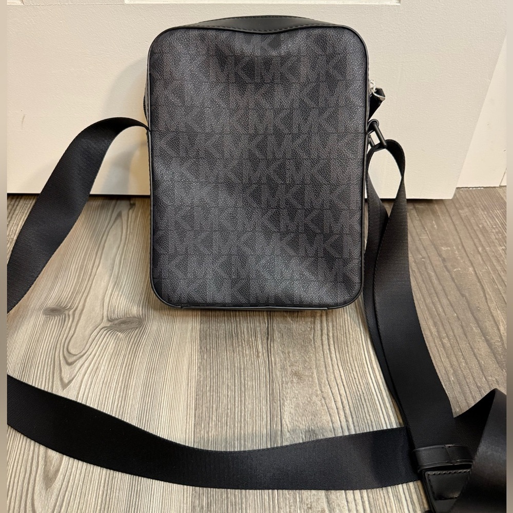 Michael Kors Everett Flight Crossbody Bag - Picture 3 of 4